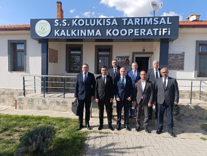 Kaymakam BAYTOK, Cumhurbaşkanlığı Devlet Denetleme Kurulu ile Kolukısa Tarımsal Kalkınma Kooperatifini Ziyaret Etti